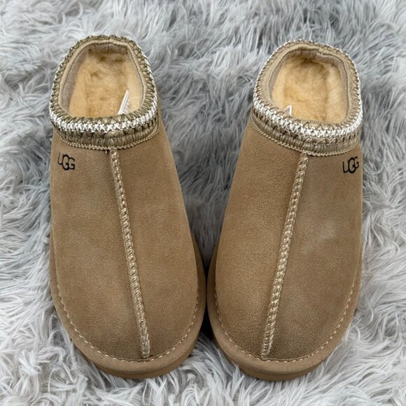 UGG Tan Half-Slippers - Picture 5 of 9